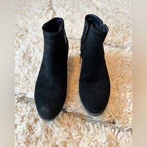 Blondo ankle bootie